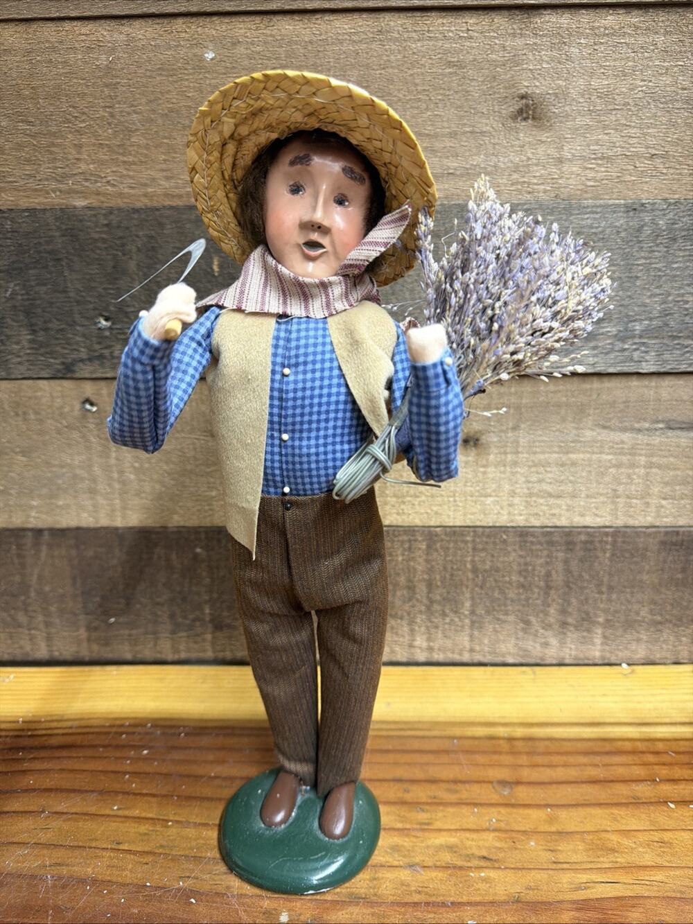 Byers' Choice Carolers Lavender Man Cries of London Series 2002 Americana